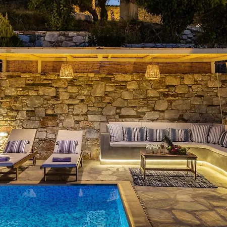 Villa Avaton Near *