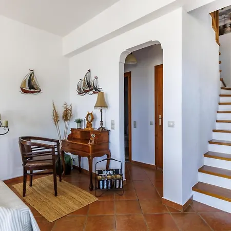 Villa Avaton Near *