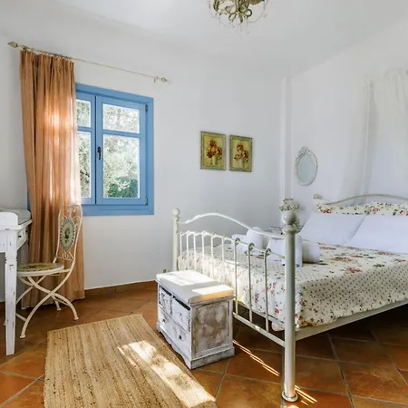 Villa Avaton Near *