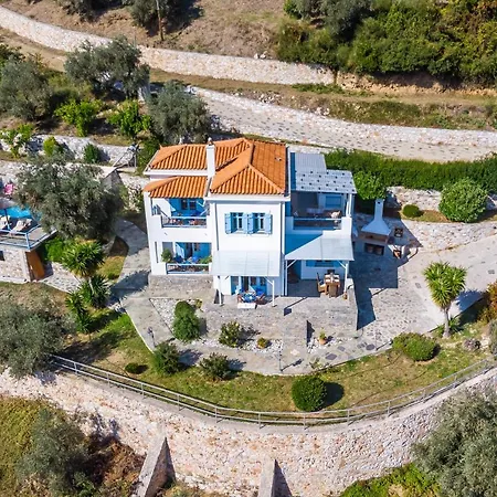 Villa Avaton Near *